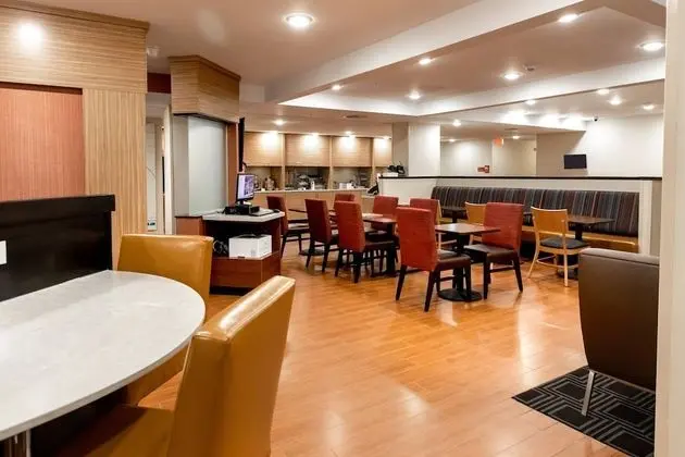 TownePlace Suites by Marriott Louisville Airport - Kahvaltı