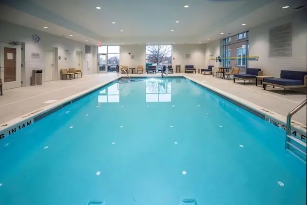 Towneplace Suites By Marriott Louisville Downtown - Havuz