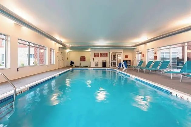 TownePlace Suites by Marriott Louisville North - Havuz