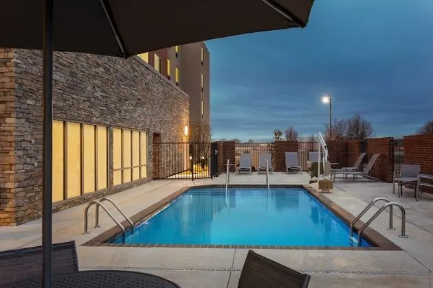 TownePlace Suites by Marriott Memphis Southaven - Havuz