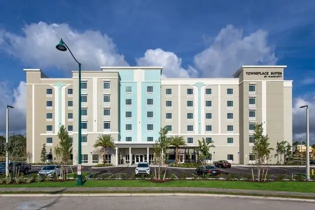 TownePlace Suites by Marriott Naples - Dış Mekan