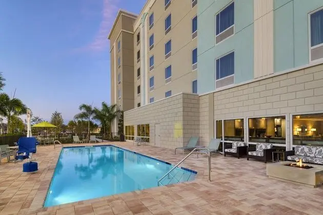 TownePlace Suites by Marriott Naples - Havuz