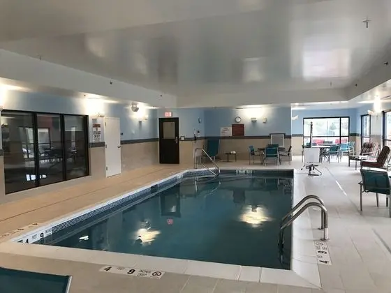 TownePlace Suites by Marriott New Hartford - Havuz