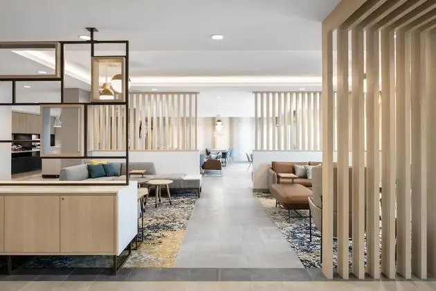 TownePlace Suites by Marriott Oshkosh - Lobi