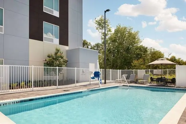 TownePlace Suites by Marriott Plant City - Havuz