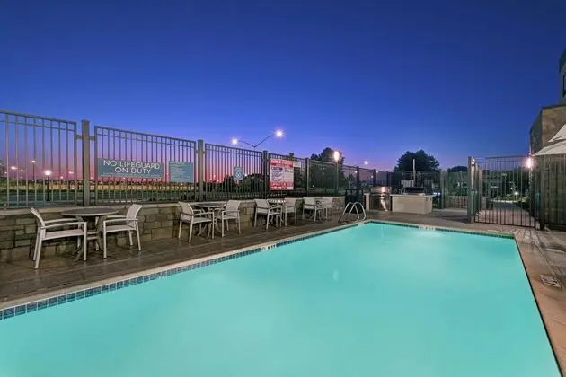TownePlace Suites by Marriott Sacramento Airport Natomas - Havuz