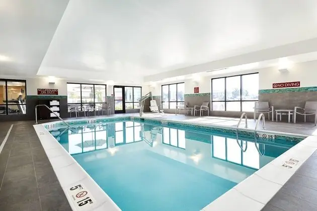 TownePlace Suites by Marriott St. Louis O'Fallon - Havuz