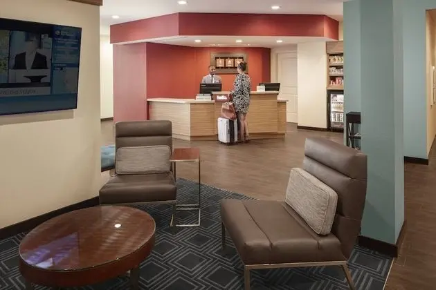 TownePlace Suites by Marriott Tampa South - Lobi