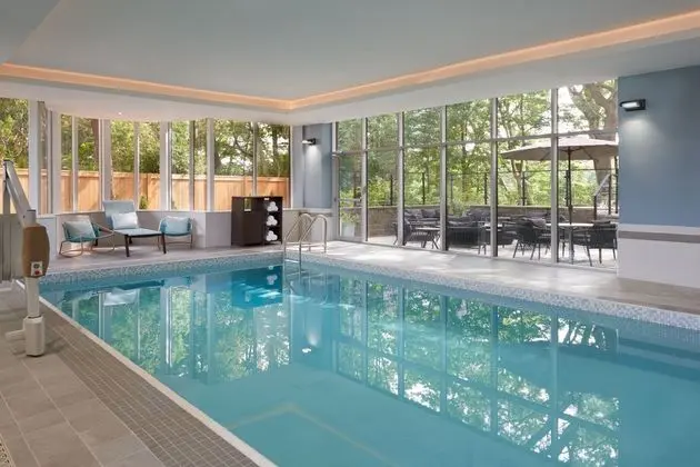 TownePlace Suites by Marriott Toronto Oakville - Havuz