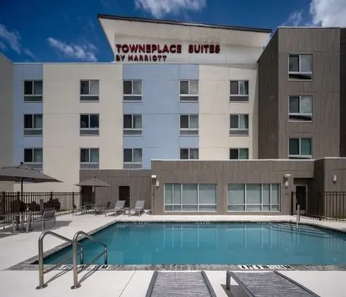 TownePlace Suites by Marriott Venice - Havuz