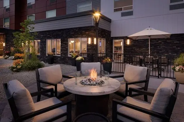 TownePlace Suites by Marriott West Kelowna - Dış Mekan