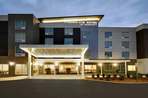 TownePlace Suites by Marriott Westport - Dış Mekan