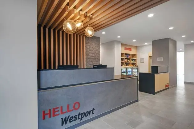 TownePlace Suites by Marriott Westport - Lobi
