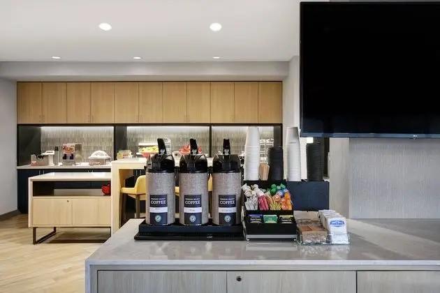 TownePlace Suites by Marriott Westport - Yerinde Yemek