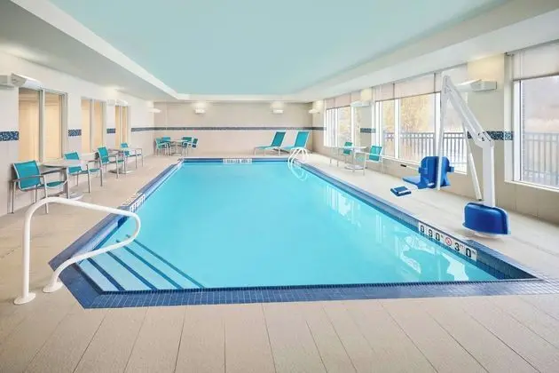 TownePlace Suites Ottawa Kanata - Havuz