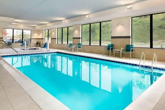 TownePlace Suites Pittsburgh Airport/Robinson Township - Havuz