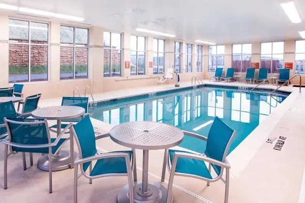 TownePlace Suites Pittsburgh Cranberry Township - Havuz