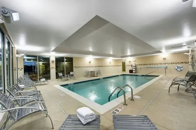 TownePlace Suites Providence North Kingstown - Havuz