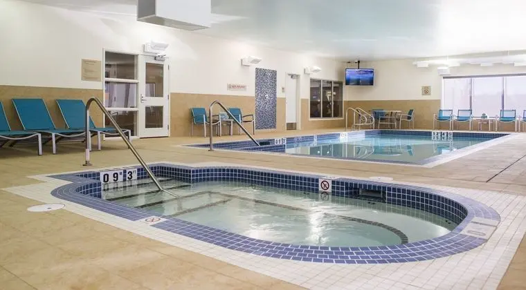 TownePlace Suites Red Deer - Havuz