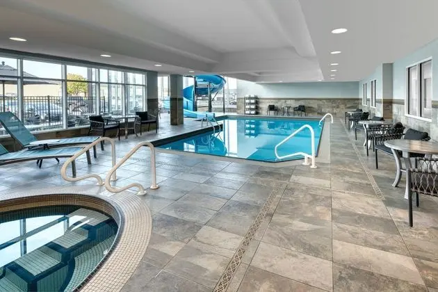 TownePlace Suites Sudbury - Havuz