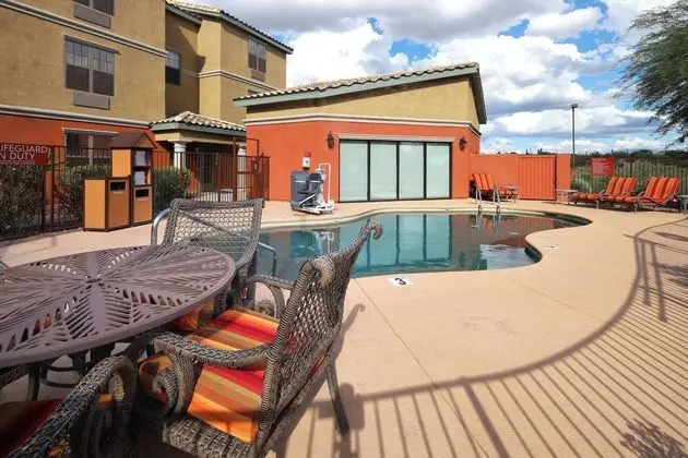 TownePlace Suites Tucson - Havuz