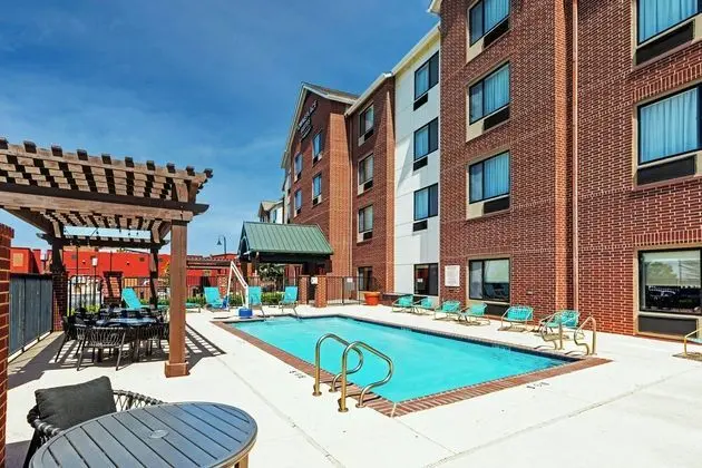 TownePlace Suites Tulsa Broken Arrow - Havuz
