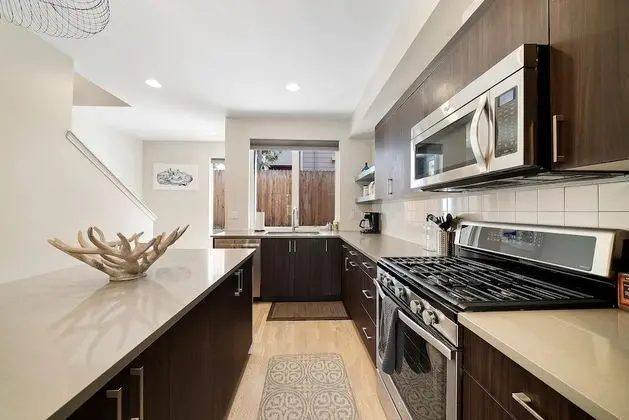 Townhome near RiNo with Rooftop Patio - Mutfak