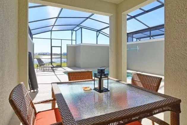 Townhome W/splashpool In Storey Lake -1610st 4 Bedroom Townhouse by Redawning