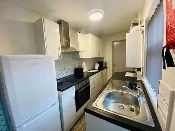 Townhouse @ 110 Etruria Vale Road Stoke - Mutfak