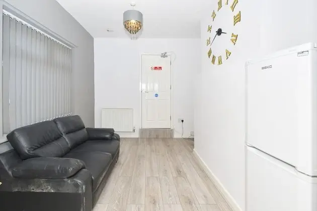Townhouse @ 115 Walthall Street Crewe