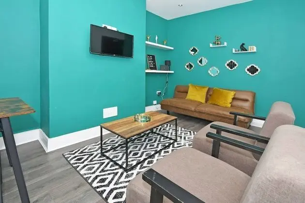 Townhouse @ 202 Walthall Street Crewe