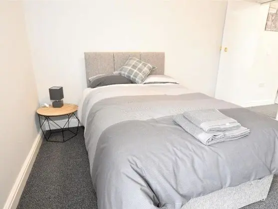 Townhouse @ 50 Birks Street Stoke - Mülk Olanakları