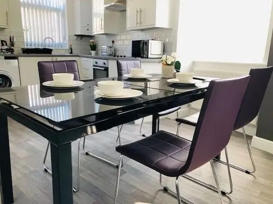 Townhouse @ 51 Balfour St -stoke - Oda