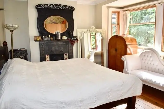 Townhouse Full of Character in Vibrant Seven Dials