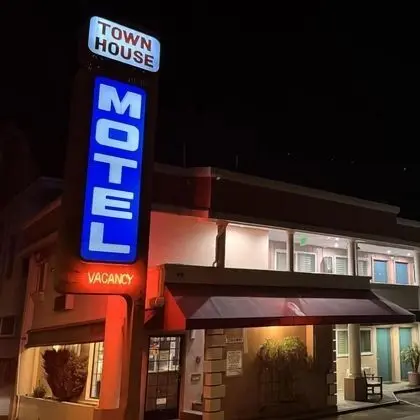Townhouse Motel - Dış Mekan