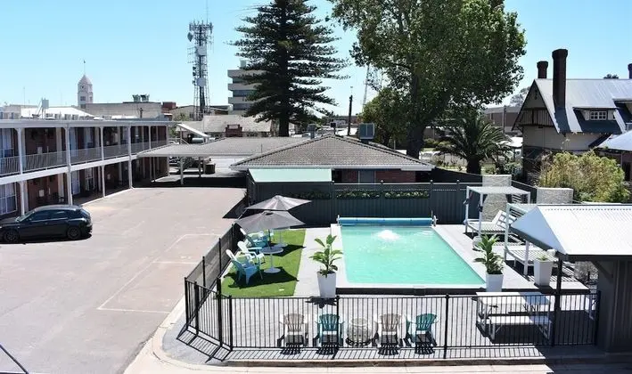 Townhouse Motor Inn