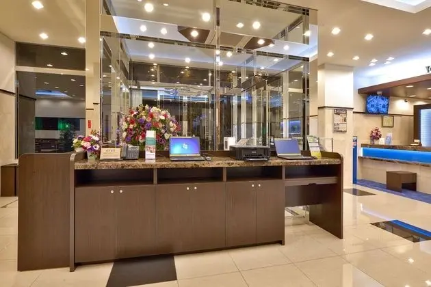 Toyoko Inn Shin Osaka Higashi Mikuni Station - Lobi