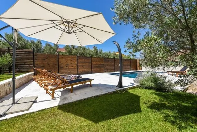 Villa Trabakul Privacy Heated Pool Rural Area 10 Person Barbecue gym