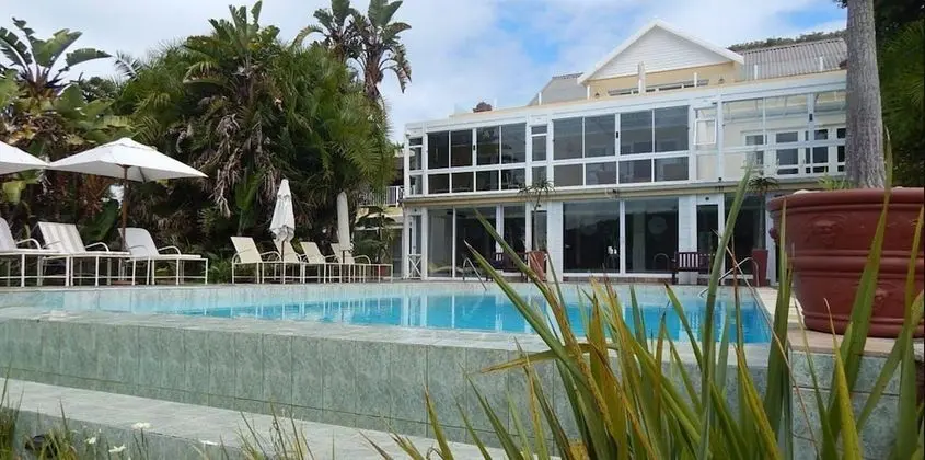 Traders Hotel & Restaurant