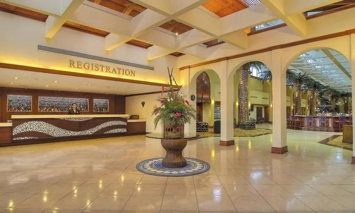 Tradewinds Island Grand Resort - Lobi