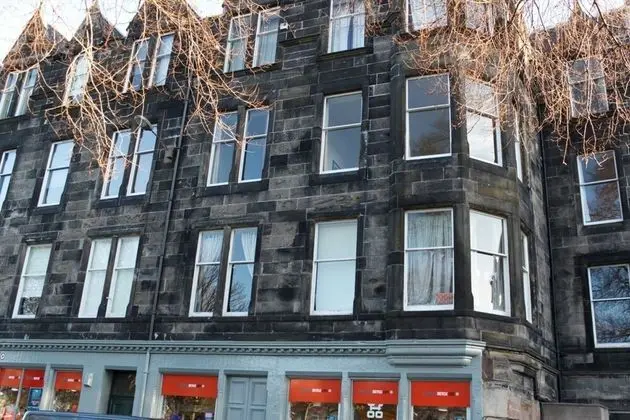 Traditional Apartment oer the Meadows