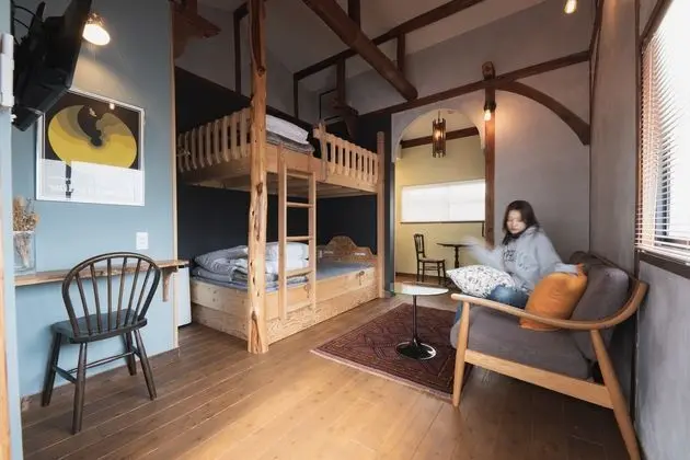 TRADITIONAL APARTMENT