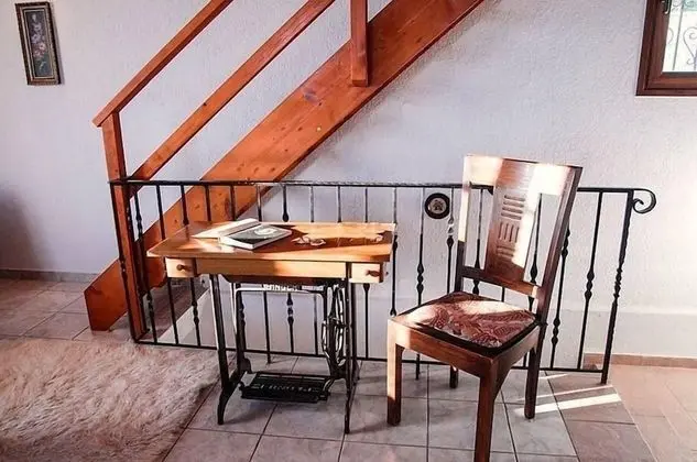 Traditional Charming Stone Chalet - İç Mekan