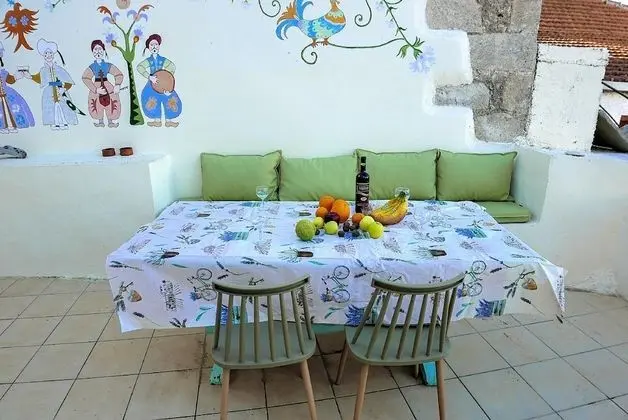 Traditional Flores House - Oda