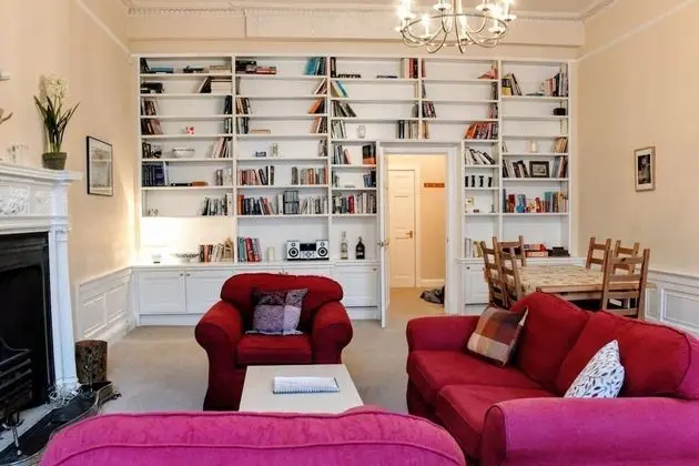 Traditional Georgian Flat in New Town, Sleeps 5-6