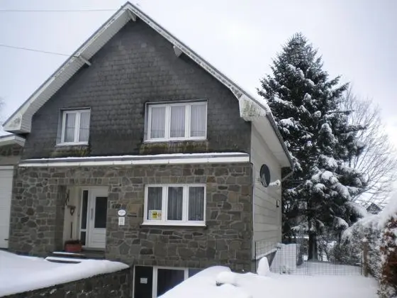 Traditional Holiday Home in Butgenbach With Sauna - Dış Mekan