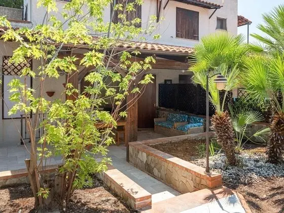 Traditional Holiday Home in Roseto Capo Spulico With Garden