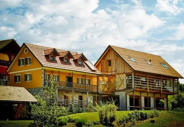 Traditional House Kal With Whirlpool