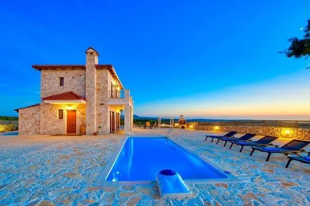 Villa Traditional I