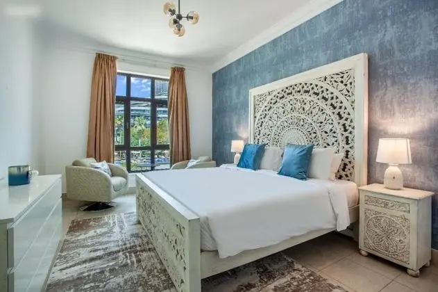 Traditional Meets Modern in Downtown - Oda